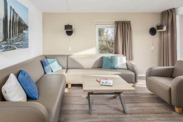 Ruim vrijstaand vakantiehuis voor 8 personen in hartje Vrouwenpolder - thumbnail 2