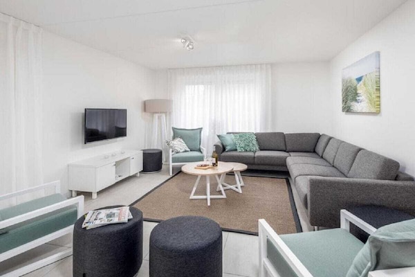 Luxe vrijstaande villa in Sneek voor 10 personen, huisdieren welkom - thumbnail 3