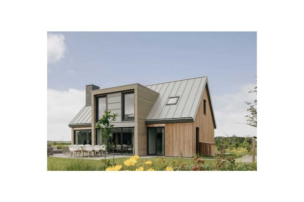 Moderne villa met 3 slaapkamers aan de rand van vakantiepark Ruiterplaat - thumbnail 4