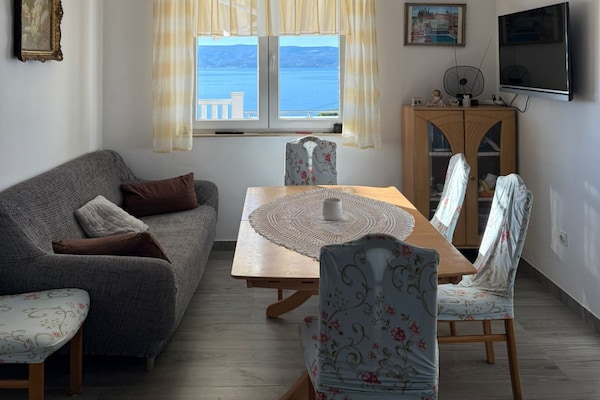 Ruim appartement voor 6 aan zee in Dugi Rat met zwembad en WiFi - thumbnail 5