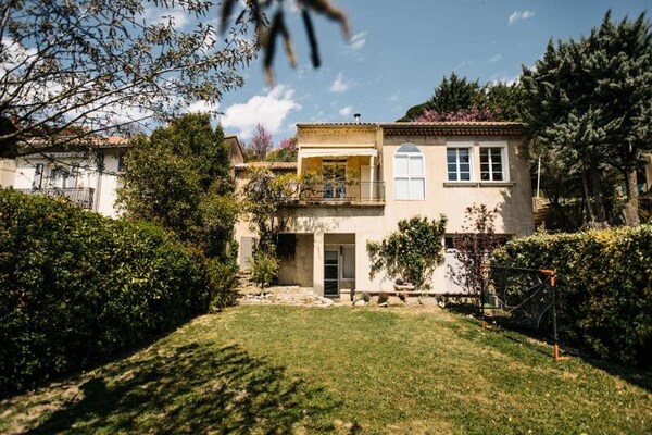 Authentiek Provençaals herenhuis met privézwembad en uitzicht op de Luberon - thumbnail 4