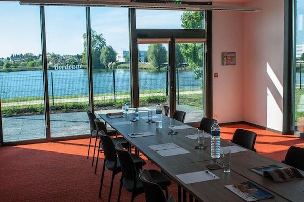 Licht appartement met terras bij het meer, vlakbij tram naar centrum Bordeaux - thumbnail 2