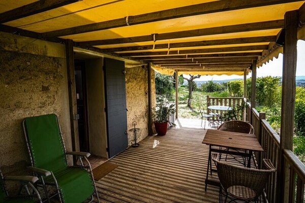 Gerenoveerd huis met panoramisch uitzicht in de Luberon bij La Tour d'Aigues - thumbnail 5