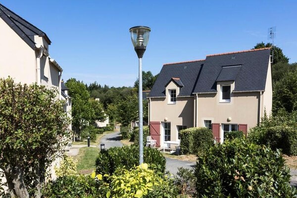 Ruime maisonette voor 8 bij Dinan en Saint-Malo met binnenzwembad - thumbnail 6