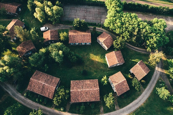 Groen tweepersoonsappartement aan visvijver nabij Puy du Fou - thumbnail 1