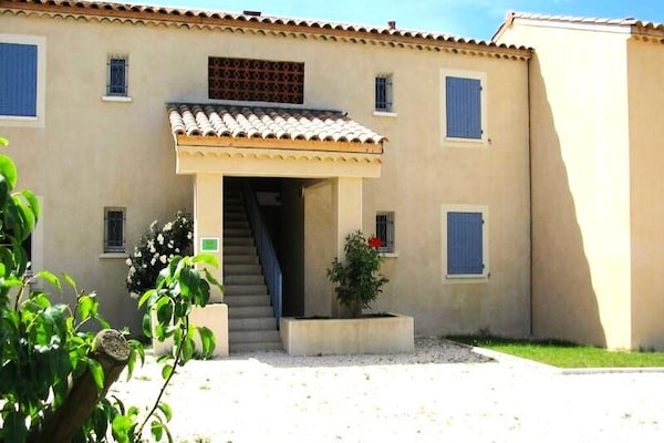 Appartement Résidence Le Hameau des Sources *** in Montbrun-les-Bains, Drôme Provençale - thumbnail 4