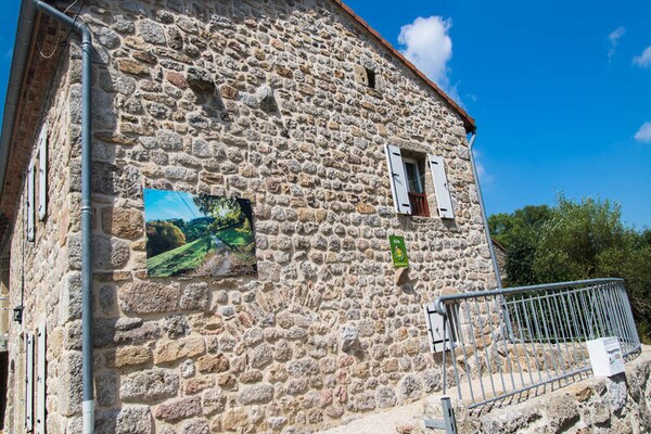 Authentiek vakantiehuis nabij het meer van Naussac in Lozère - thumbnail 4