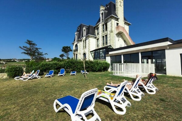 8-persoons appartement met zeezicht in Plougasnou, direct aan het strand - thumbnail 6