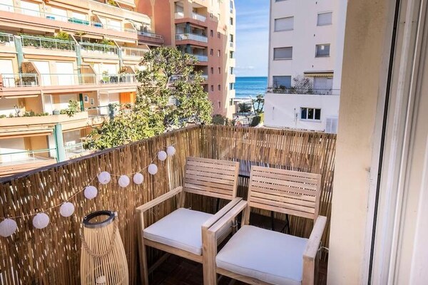 Gerenoveerd appartement op 20 meter van zee met terras en panoramisch uitzicht - thumbnail 2
