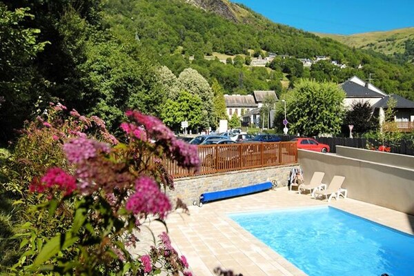 Authentiek 6-persoons appartement in Saint Lary Village, vlakbij de kabelbaan - thumbnail 2