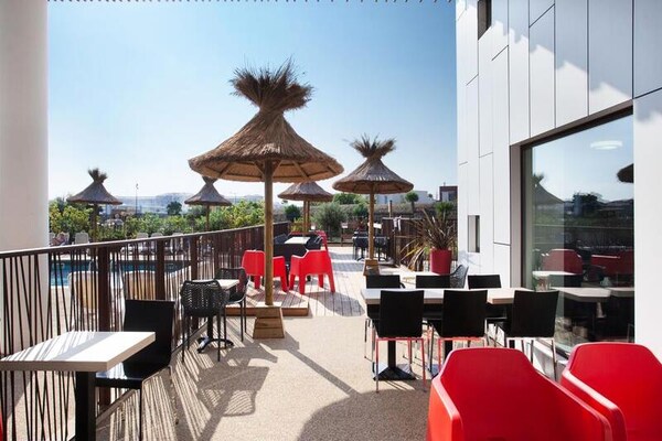 Ruim 8-persoons appartement met terras op 300m van het strand in Sète - thumbnail 5