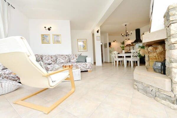Appartement Maslina aan zee in Vrboska – 30 meter van het strand - thumbnail 2