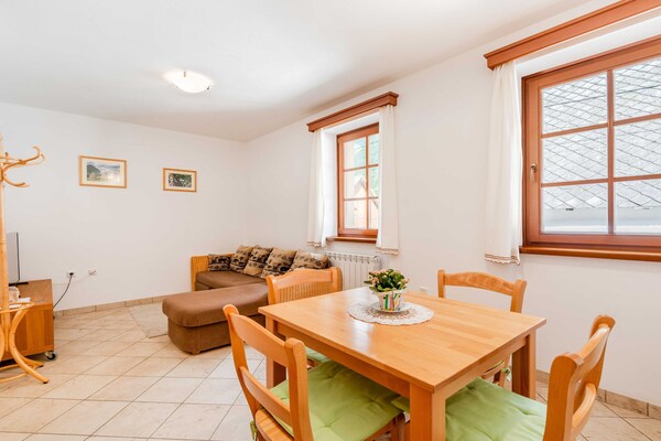 Rustiek appartement met balkon aan de rivier in Log pod Mangartom - thumbnail 2