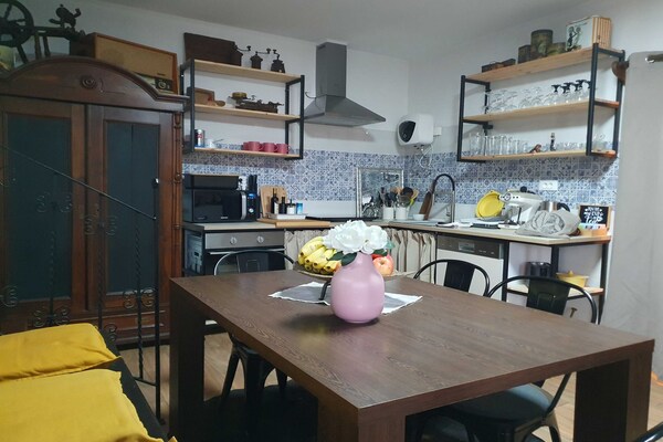 Bright and Sunny Apartment with Terrace - Two Bedroom Apartment with Terrace - thumbnail 2