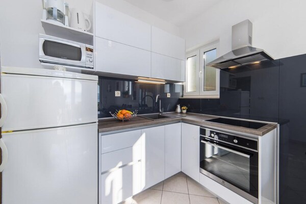 Appartement Tafra 2 aan zee in Lokva Rogoznica, 200m van strand - thumbnail 3