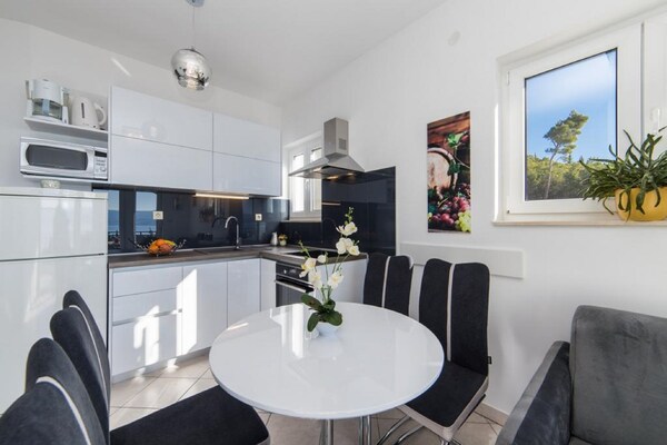 Appartement Tafra 2 aan zee in Lokva Rogoznica, 200m van strand - thumbnail 4