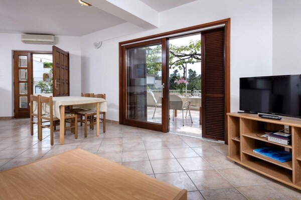 Rustiek appartement aan zee in Hvar met 2 slaapkamers - thumbnail 4
