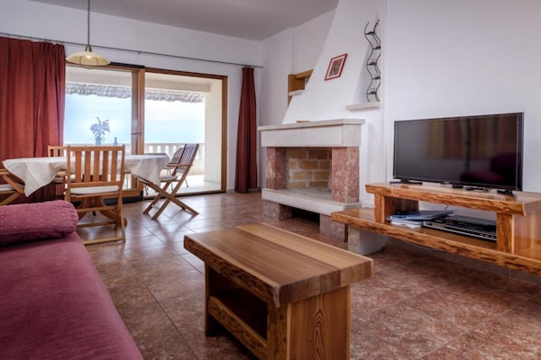 Aan het strand: ruim appartement voor 5 personen in Hvar - thumbnail 2