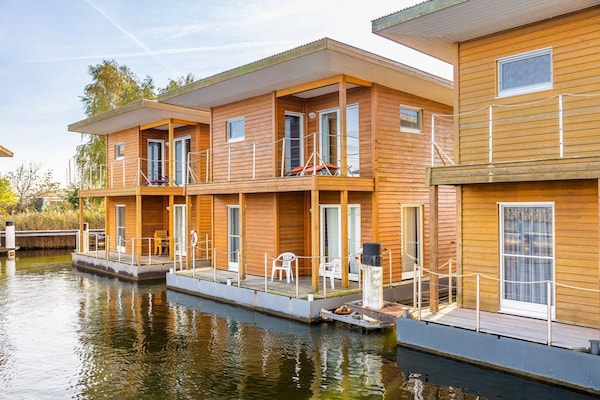 4-persoons woonboot in het centrum van Barth nabij de zee - thumbnail 2