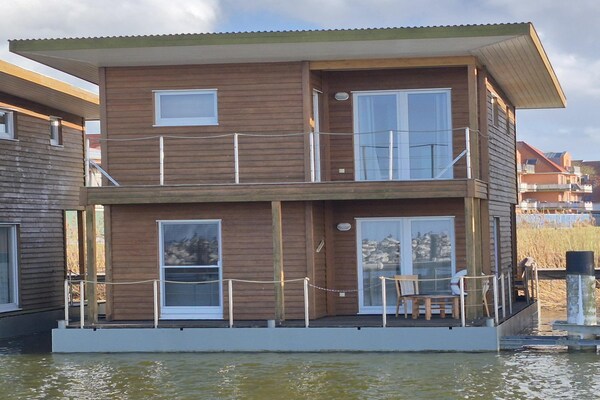 Unieke woonboot voor 5 aan de Boddenlagune bij Barth, dichtbij centrum - thumbnail 2