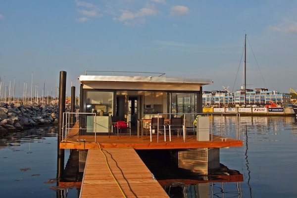 Dichtbij centrum Laboe: Unieke woonboot voor 3 personen - thumbnail 2