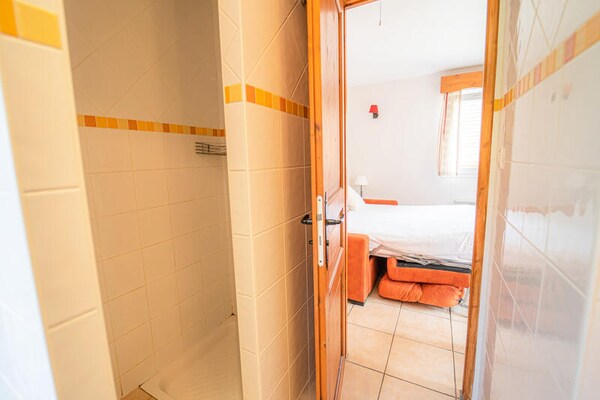 Knusse studio voor 2 personen in hartje Aumont-Aubrac - thumbnail 6
