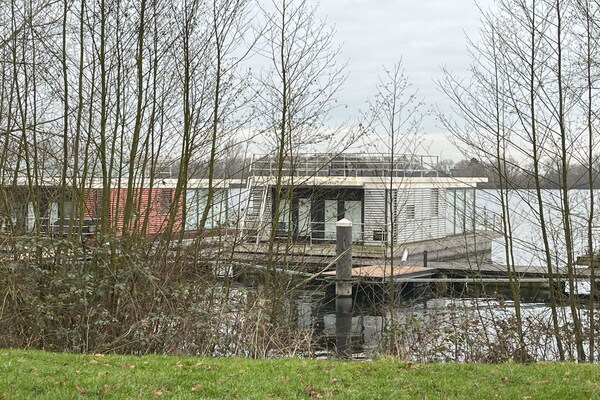 Woonboot Floating 44 aan het water bij Xanten – puur genieten met z’n twee - thumbnail 3