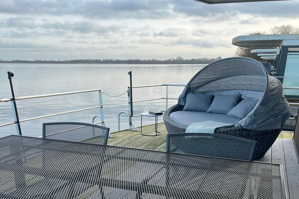 Woonboot Floating 44 aan het water bij Xanten – puur genieten met z’n twee - thumbnail 4