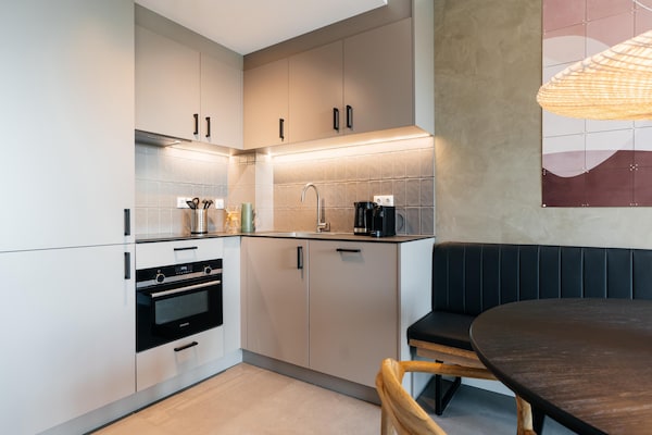 Walden 2: Modern appartement in Den Haag, 6km van het strand - thumbnail 2