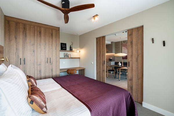 Walden 2: Modern appartement in Den Haag, 6km van het strand - thumbnail 3