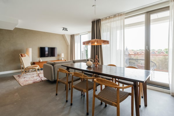 Walden 7: Ruim luxe vakantiehuis in Den Haag met balkon en fitness - thumbnail 2