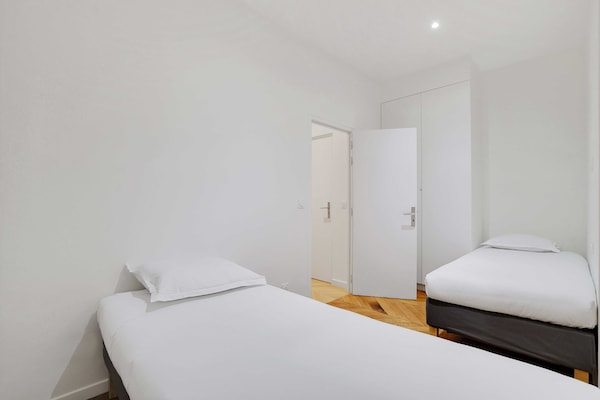 Modern appartement aan RER A in Nanterre, ideaal voor stedentrip Parijs - thumbnail 3