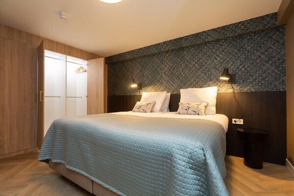 Stijlvol duplex appartement met grachtzicht in hartje Den Haag - thumbnail 5