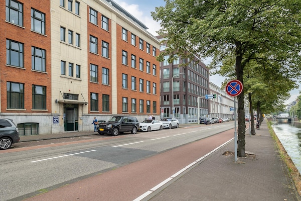 Stijlvol appartement aan de gracht in hartje Den Haag | 4p - thumbnail 6