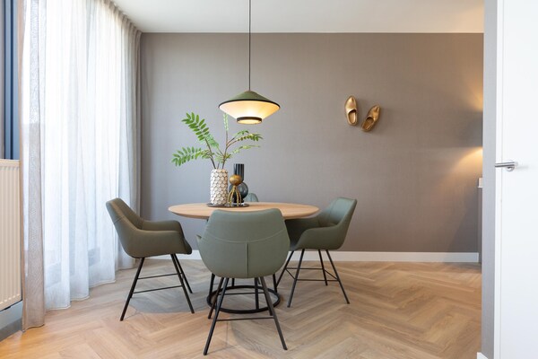 Stijlvol penthouse met panoramisch uitzicht in hartje Den Haag - thumbnail 3