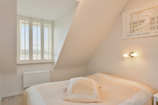 Duplex appartement met panoramisch zeezicht op het Albertstrand in Knokke-Heist - thumbnail 4
