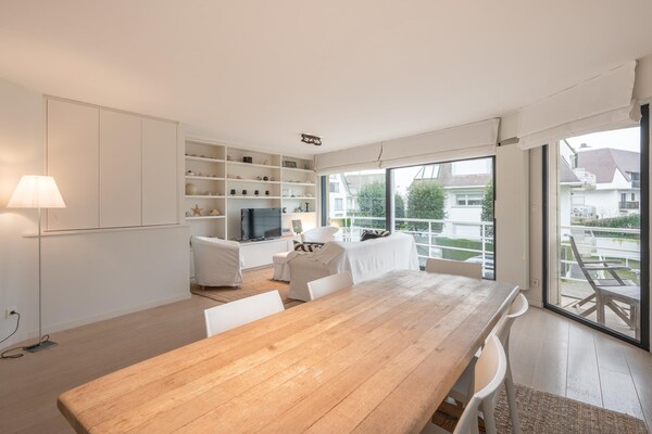 Residentie Bergamo-1: Zonnig appartement met terras in Knokke-Heist - thumbnail 2