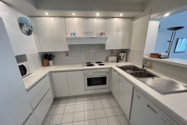 Modern appartement aan zee in Knokke-Heist met 2 slaapkamers - thumbnail 2