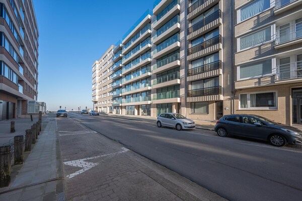 Licht appartement op 6e verdieping met terras, vlakbij strand en casino - thumbnail 6