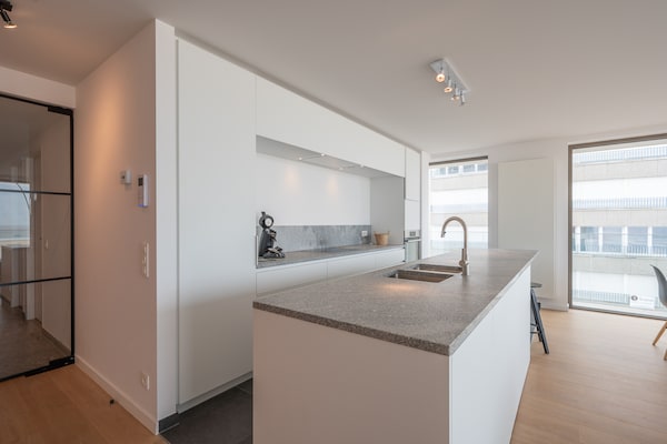 Hoekappartement met zeezicht en 3 slaapkamers in Knokke-Heist - thumbnail 3