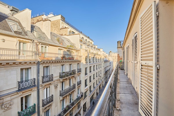 Chic appartement met airco tussen Champs-Élysées en Faubourg Saint-Honoré - thumbnail 2
