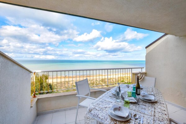 Appartement aan zee met panoramisch balkon in Alcamo, 80m van het strand - thumbnail 5