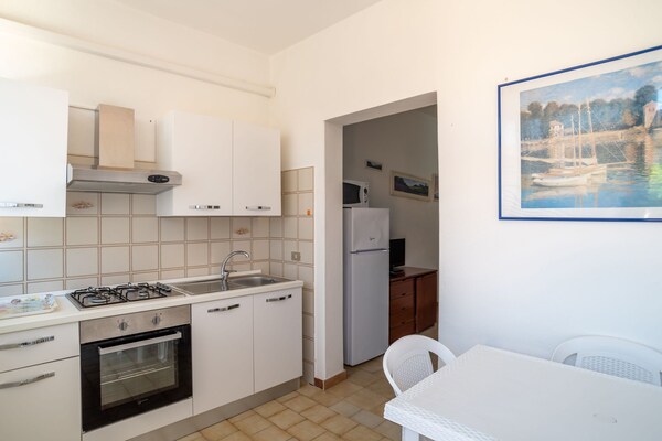Knusse studio voor 2 op 300 meter van het strand in Marinella - thumbnail 3