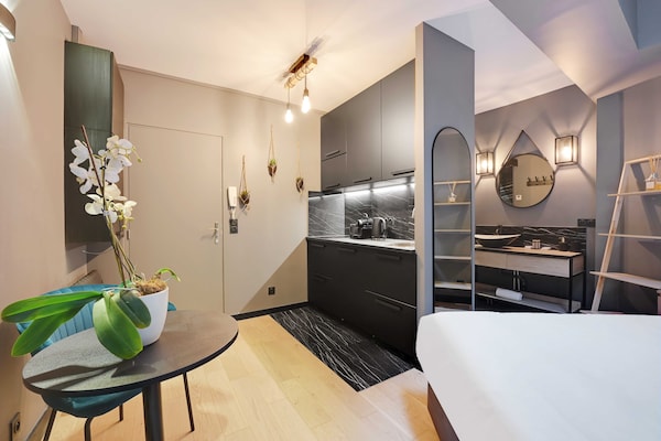 Licht modern studio-appartement in het 16e arrondissement, vlakbij Roland Garros - thumbnail 2