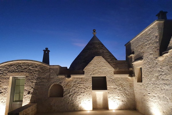 Privézwembad en historische charme in Trullo Rosa Ostuni - thumbnail 4