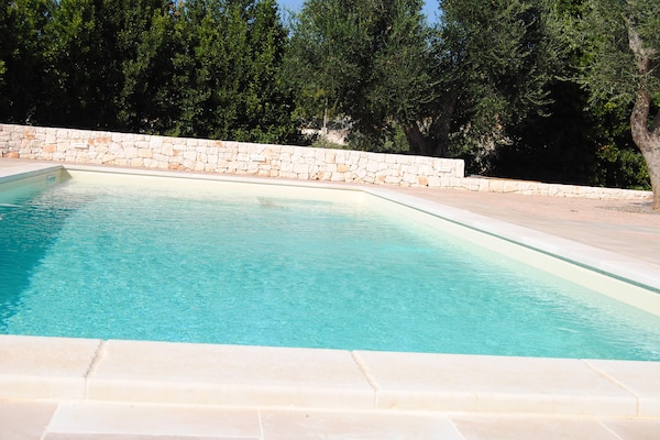 Privézwembad en historische charme in Trullo Rosa Ostuni - thumbnail 3