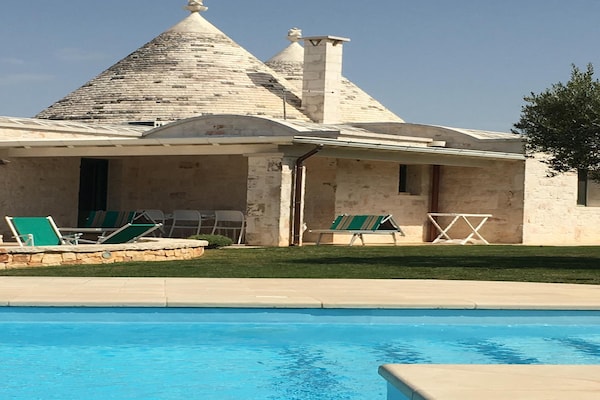 Privézwembad en historische charme in Trullo Amato, Cisternino - thumbnail 3