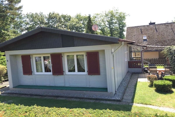 Ruim vakantiehuis met serre en garage in Rheinböllen, 2 km van centrum - thumbnail 1