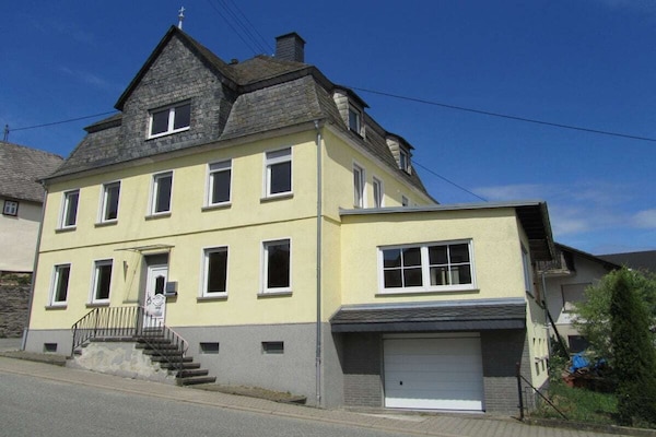Gezinsvriendelijk appartement met balkon in Benzweiler - thumbnail 1