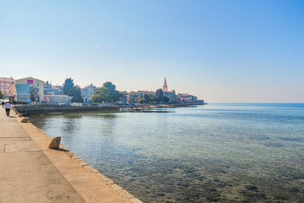 Sfeervol appartement in oud Poreč met balkon en zeezicht voor 4 personen - thumbnail 2